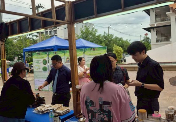 ภาพกิจกรรม  คณะวิทยาศาสตร์และเทคโนโลยี มหาวิทยาลัยราชภัฏกำแพงเพชร ได้เข้าร่วมกิจกรรมงานนิทรรศการแสดงสินค้าผลิตภัณฑ์ชุมชนสู่ตลาดสีเขียน KPRU OTOP GREEN PING FAIRS 2025