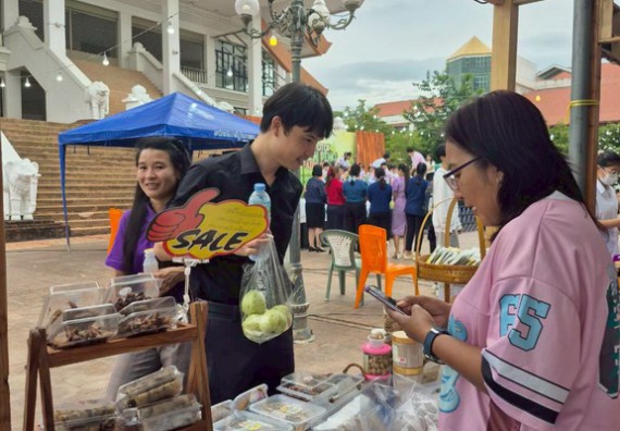 ภาพกิจกรรม  คณะวิทยาศาสตร์และเทคโนโลยี มหาวิทยาลัยราชภัฏกำแพงเพชร ได้เข้าร่วมกิจกรรมงานนิทรรศการแสดงสินค้าผลิตภัณฑ์ชุมชนสู่ตลาดสีเขียน KPRU OTOP GREEN PING FAIRS 2025