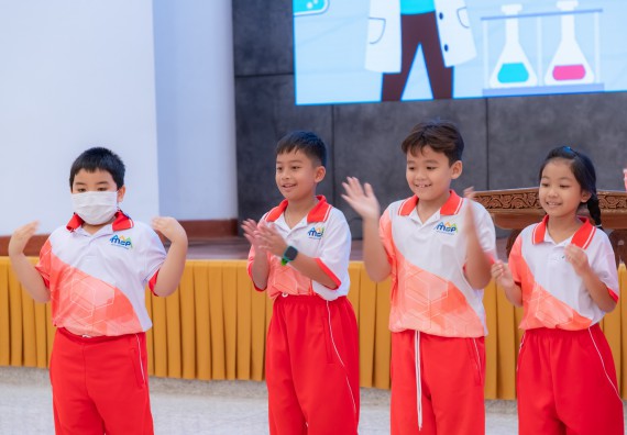 ภาพกิจกรรม  คณะวิทยาศาสตร์และเทคโนโลยี มหาวิทยาลัยราชภัฏกำแพงเพชร ร่วมกับโรงเรียนอนุบาลกำแพงเพชร จัดกิจกรรมสะเต็มศึกษา ตามโครงการฝึกทักษะเพื่อพัฒนาอุจฉริยะภาพวิทยาศาสตร์