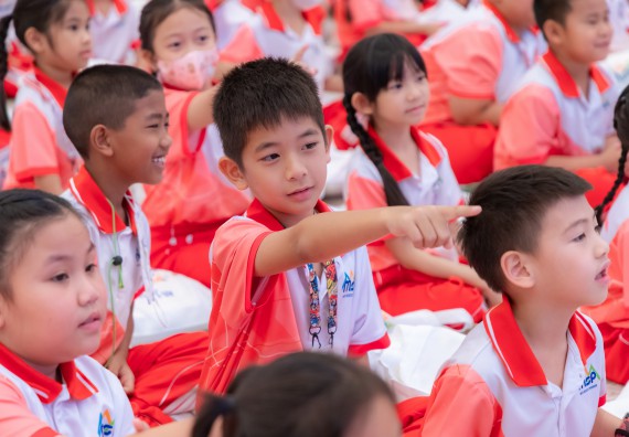 ภาพกิจกรรม  คณะวิทยาศาสตร์และเทคโนโลยี มหาวิทยาลัยราชภัฏกำแพงเพชร ร่วมกับโรงเรียนอนุบาลกำแพงเพชร จัดกิจกรรมสะเต็มศึกษา ตามโครงการฝึกทักษะเพื่อพัฒนาอุจฉริยะภาพวิทยาศาสตร์