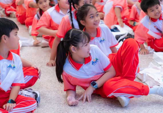 ภาพกิจกรรม  คณะวิทยาศาสตร์และเทคโนโลยี มหาวิทยาลัยราชภัฏกำแพงเพชร ร่วมกับโรงเรียนอนุบาลกำแพงเพชร จัดกิจกรรมสะเต็มศึกษา ตามโครงการฝึกทักษะเพื่อพัฒนาอุจฉริยะภาพวิทยาศาสตร์