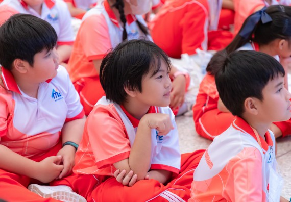 ภาพกิจกรรม  คณะวิทยาศาสตร์และเทคโนโลยี มหาวิทยาลัยราชภัฏกำแพงเพชร ร่วมกับโรงเรียนอนุบาลกำแพงเพชร จัดกิจกรรมสะเต็มศึกษา ตามโครงการฝึกทักษะเพื่อพัฒนาอุจฉริยะภาพวิทยาศาสตร์