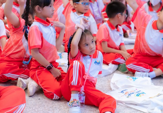 ภาพกิจกรรม  คณะวิทยาศาสตร์และเทคโนโลยี มหาวิทยาลัยราชภัฏกำแพงเพชร ร่วมกับโรงเรียนอนุบาลกำแพงเพชร จัดกิจกรรมสะเต็มศึกษา ตามโครงการฝึกทักษะเพื่อพัฒนาอุจฉริยะภาพวิทยาศาสตร์