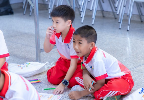 ภาพกิจกรรม  คณะวิทยาศาสตร์และเทคโนโลยี มหาวิทยาลัยราชภัฏกำแพงเพชร ร่วมกับโรงเรียนอนุบาลกำแพงเพชร จัดกิจกรรมสะเต็มศึกษา ตามโครงการฝึกทักษะเพื่อพัฒนาอุจฉริยะภาพวิทยาศาสตร์