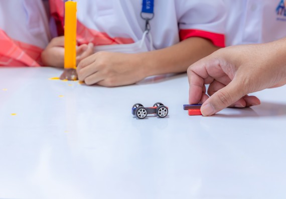 ภาพกิจกรรม  คณะวิทยาศาสตร์และเทคโนโลยี มหาวิทยาลัยราชภัฏกำแพงเพชร ร่วมกับโรงเรียนอนุบาลกำแพงเพชร จัดกิจกรรมสะเต็มศึกษา ตามโครงการฝึกทักษะเพื่อพัฒนาอุจฉริยะภาพวิทยาศาสตร์