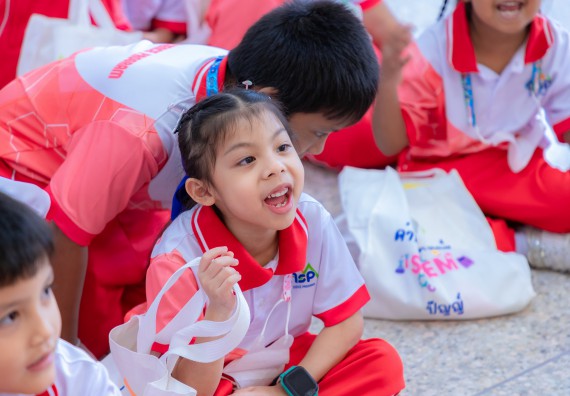 ภาพกิจกรรม  คณะวิทยาศาสตร์และเทคโนโลยี มหาวิทยาลัยราชภัฏกำแพงเพชร ร่วมกับโรงเรียนอนุบาลกำแพงเพชร จัดกิจกรรมสะเต็มศึกษา ตามโครงการฝึกทักษะเพื่อพัฒนาอุจฉริยะภาพวิทยาศาสตร์