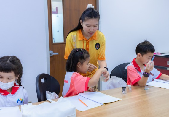 ภาพกิจกรรม  คณะวิทยาศาสตร์และเทคโนโลยี มหาวิทยาลัยราชภัฏกำแพงเพชร ร่วมกับโรงเรียนอนุบาลกำแพงเพชร จัดกิจกรรมสะเต็มศึกษา ตามโครงการฝึกทักษะเพื่อพัฒนาอุจฉริยะภาพวิทยาศาสตร์