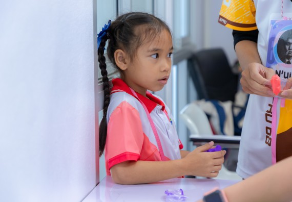 ภาพกิจกรรม  คณะวิทยาศาสตร์และเทคโนโลยี มหาวิทยาลัยราชภัฏกำแพงเพชร ร่วมกับโรงเรียนอนุบาลกำแพงเพชร จัดกิจกรรมสะเต็มศึกษา ตามโครงการฝึกทักษะเพื่อพัฒนาอุจฉริยะภาพวิทยาศาสตร์