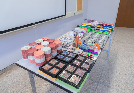 ภาพกิจกรรม  คณะวิทยาศาสตร์และเทคโนโลยี มหาวิทยาลัยราชภัฏกำแพงเพชร ร่วมกับโรงเรียนอนุบาลกำแพงเพชร จัดกิจกรรมสะเต็มศึกษา ตามโครงการฝึกทักษะเพื่อพัฒนาอุจฉริยะภาพวิทยาศาสตร์