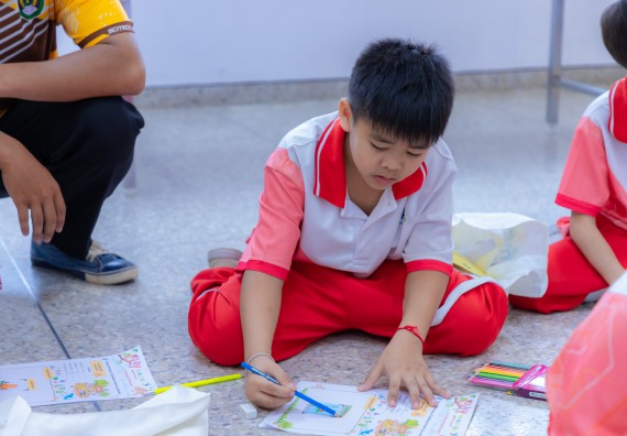 ภาพกิจกรรม  คณะวิทยาศาสตร์และเทคโนโลยี มหาวิทยาลัยราชภัฏกำแพงเพชร ร่วมกับโรงเรียนอนุบาลกำแพงเพชร จัดกิจกรรมสะเต็มศึกษา ตามโครงการฝึกทักษะเพื่อพัฒนาอุจฉริยะภาพวิทยาศาสตร์