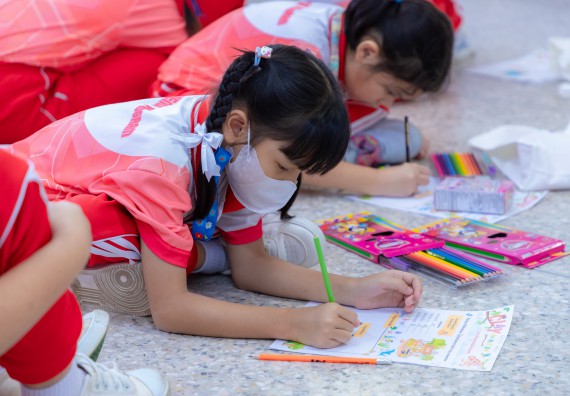 ภาพกิจกรรม  คณะวิทยาศาสตร์และเทคโนโลยี มหาวิทยาลัยราชภัฏกำแพงเพชร ร่วมกับโรงเรียนอนุบาลกำแพงเพชร จัดกิจกรรมสะเต็มศึกษา ตามโครงการฝึกทักษะเพื่อพัฒนาอุจฉริยะภาพวิทยาศาสตร์