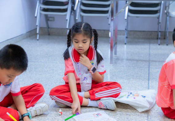 ภาพกิจกรรม  คณะวิทยาศาสตร์และเทคโนโลยี มหาวิทยาลัยราชภัฏกำแพงเพชร ร่วมกับโรงเรียนอนุบาลกำแพงเพชร จัดกิจกรรมสะเต็มศึกษา ตามโครงการฝึกทักษะเพื่อพัฒนาอุจฉริยะภาพวิทยาศาสตร์