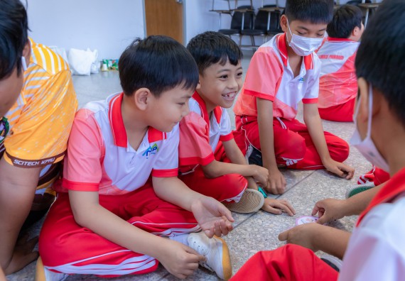 ภาพกิจกรรม  คณะวิทยาศาสตร์และเทคโนโลยี มหาวิทยาลัยราชภัฏกำแพงเพชร ร่วมกับโรงเรียนอนุบาลกำแพงเพชร จัดกิจกรรมสะเต็มศึกษา ตามโครงการฝึกทักษะเพื่อพัฒนาอุจฉริยะภาพวิทยาศาสตร์