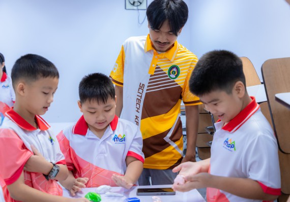 ภาพกิจกรรม  คณะวิทยาศาสตร์และเทคโนโลยี มหาวิทยาลัยราชภัฏกำแพงเพชร ร่วมกับโรงเรียนอนุบาลกำแพงเพชร จัดกิจกรรมสะเต็มศึกษา ตามโครงการฝึกทักษะเพื่อพัฒนาอุจฉริยะภาพวิทยาศาสตร์