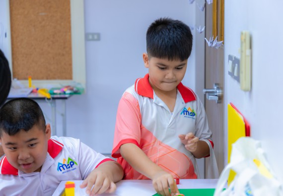 ภาพกิจกรรม  คณะวิทยาศาสตร์และเทคโนโลยี มหาวิทยาลัยราชภัฏกำแพงเพชร ร่วมกับโรงเรียนอนุบาลกำแพงเพชร จัดกิจกรรมสะเต็มศึกษา ตามโครงการฝึกทักษะเพื่อพัฒนาอุจฉริยะภาพวิทยาศาสตร์