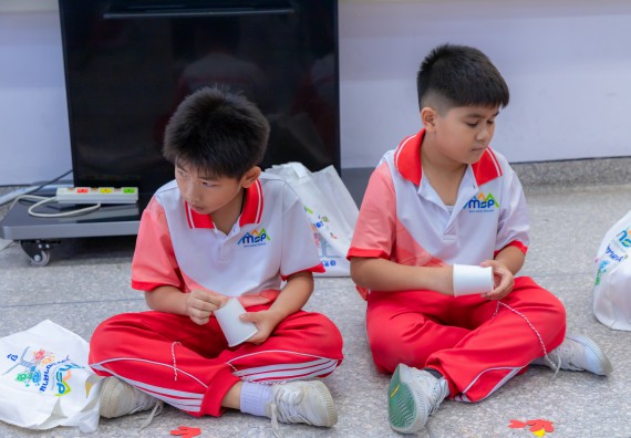 ภาพกิจกรรม  คณะวิทยาศาสตร์และเทคโนโลยี มหาวิทยาลัยราชภัฏกำแพงเพชร ร่วมกับโรงเรียนอนุบาลกำแพงเพชร จัดกิจกรรมสะเต็มศึกษา ตามโครงการฝึกทักษะเพื่อพัฒนาอุจฉริยะภาพวิทยาศาสตร์