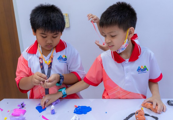 ภาพกิจกรรม  คณะวิทยาศาสตร์และเทคโนโลยี มหาวิทยาลัยราชภัฏกำแพงเพชร ร่วมกับโรงเรียนอนุบาลกำแพงเพชร จัดกิจกรรมสะเต็มศึกษา ตามโครงการฝึกทักษะเพื่อพัฒนาอุจฉริยะภาพวิทยาศาสตร์