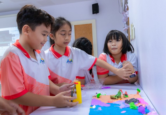 ภาพกิจกรรม  คณะวิทยาศาสตร์และเทคโนโลยี มหาวิทยาลัยราชภัฏกำแพงเพชร ร่วมกับโรงเรียนอนุบาลกำแพงเพชร จัดกิจกรรมสะเต็มศึกษา ตามโครงการฝึกทักษะเพื่อพัฒนาอุจฉริยะภาพวิทยาศาสตร์