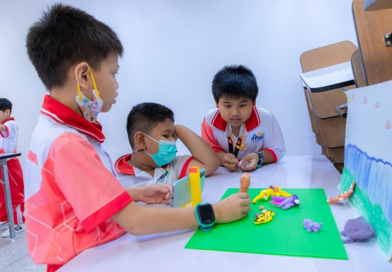 ภาพกิจกรรม  คณะวิทยาศาสตร์และเทคโนโลยี มหาวิทยาลัยราชภัฏกำแพงเพชร ร่วมกับโรงเรียนอนุบาลกำแพงเพชร จัดกิจกรรมสะเต็มศึกษา ตามโครงการฝึกทักษะเพื่อพัฒนาอุจฉริยะภาพวิทยาศาสตร์