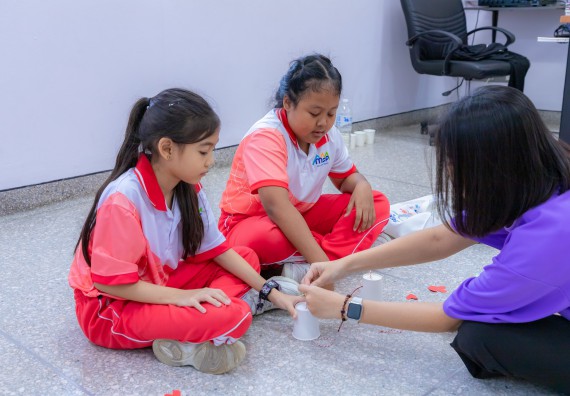 ภาพกิจกรรม  คณะวิทยาศาสตร์และเทคโนโลยี มหาวิทยาลัยราชภัฏกำแพงเพชร ร่วมกับโรงเรียนอนุบาลกำแพงเพชร จัดกิจกรรมสะเต็มศึกษา ตามโครงการฝึกทักษะเพื่อพัฒนาอุจฉริยะภาพวิทยาศาสตร์