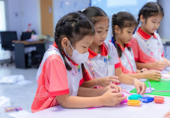 ภาพกิจกรรม  คณะวิทยาศาสตร์และเทคโนโลยี มหาวิทยาลัยราชภัฏกำแพงเพชร ร่วมกับโรงเรียนอนุบาลกำแพงเพชร จัดกิจกรรมสะเต็มศึกษา ตามโครงการฝึกทักษะเพื่อพัฒนาอุจฉริยะภาพวิทยาศาสตร์