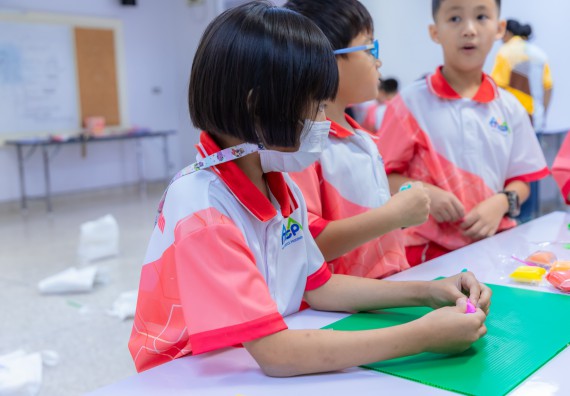 ภาพกิจกรรม  คณะวิทยาศาสตร์และเทคโนโลยี มหาวิทยาลัยราชภัฏกำแพงเพชร ร่วมกับโรงเรียนอนุบาลกำแพงเพชร จัดกิจกรรมสะเต็มศึกษา ตามโครงการฝึกทักษะเพื่อพัฒนาอุจฉริยะภาพวิทยาศาสตร์