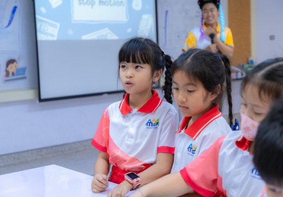 ภาพกิจกรรม  คณะวิทยาศาสตร์และเทคโนโลยี มหาวิทยาลัยราชภัฏกำแพงเพชร ร่วมกับโรงเรียนอนุบาลกำแพงเพชร จัดกิจกรรมสะเต็มศึกษา ตามโครงการฝึกทักษะเพื่อพัฒนาอุจฉริยะภาพวิทยาศาสตร์