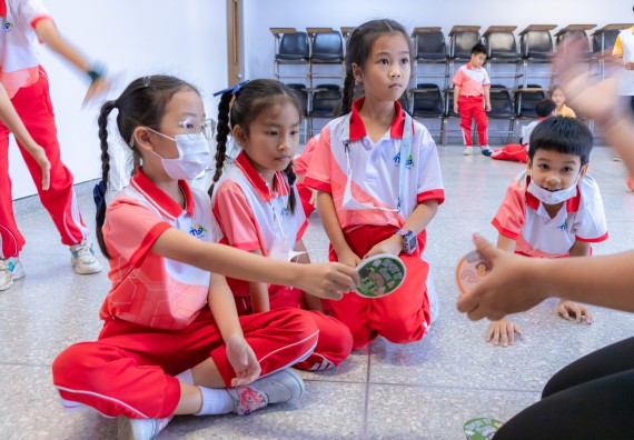 ภาพกิจกรรม  คณะวิทยาศาสตร์และเทคโนโลยี มหาวิทยาลัยราชภัฏกำแพงเพชร ร่วมกับโรงเรียนอนุบาลกำแพงเพชร จัดกิจกรรมสะเต็มศึกษา ตามโครงการฝึกทักษะเพื่อพัฒนาอุจฉริยะภาพวิทยาศาสตร์