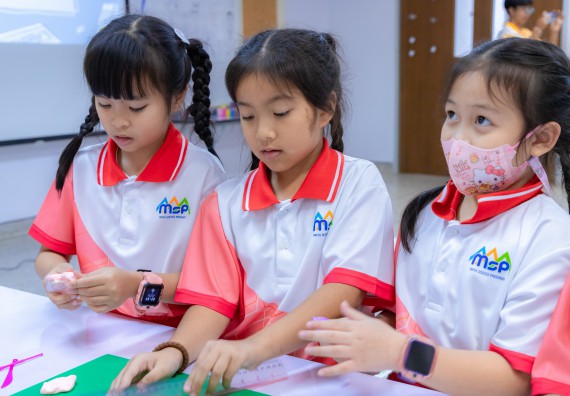 ภาพกิจกรรม  คณะวิทยาศาสตร์และเทคโนโลยี มหาวิทยาลัยราชภัฏกำแพงเพชร ร่วมกับโรงเรียนอนุบาลกำแพงเพชร จัดกิจกรรมสะเต็มศึกษา ตามโครงการฝึกทักษะเพื่อพัฒนาอุจฉริยะภาพวิทยาศาสตร์