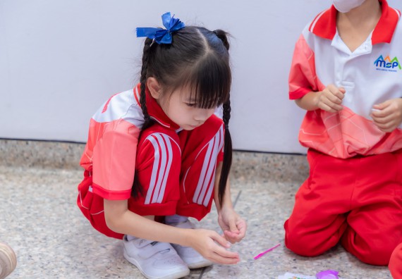 ภาพกิจกรรม  คณะวิทยาศาสตร์และเทคโนโลยี มหาวิทยาลัยราชภัฏกำแพงเพชร ร่วมกับโรงเรียนอนุบาลกำแพงเพชร จัดกิจกรรมสะเต็มศึกษา ตามโครงการฝึกทักษะเพื่อพัฒนาอุจฉริยะภาพวิทยาศาสตร์