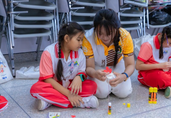 ภาพกิจกรรม  คณะวิทยาศาสตร์และเทคโนโลยี มหาวิทยาลัยราชภัฏกำแพงเพชร ร่วมกับโรงเรียนอนุบาลกำแพงเพชร จัดกิจกรรมสะเต็มศึกษา ตามโครงการฝึกทักษะเพื่อพัฒนาอุจฉริยะภาพวิทยาศาสตร์