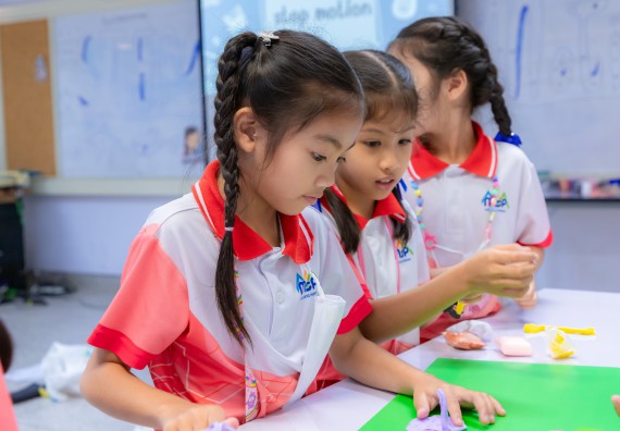 ภาพกิจกรรม  คณะวิทยาศาสตร์และเทคโนโลยี มหาวิทยาลัยราชภัฏกำแพงเพชร ร่วมกับโรงเรียนอนุบาลกำแพงเพชร จัดกิจกรรมสะเต็มศึกษา ตามโครงการฝึกทักษะเพื่อพัฒนาอุจฉริยะภาพวิทยาศาสตร์