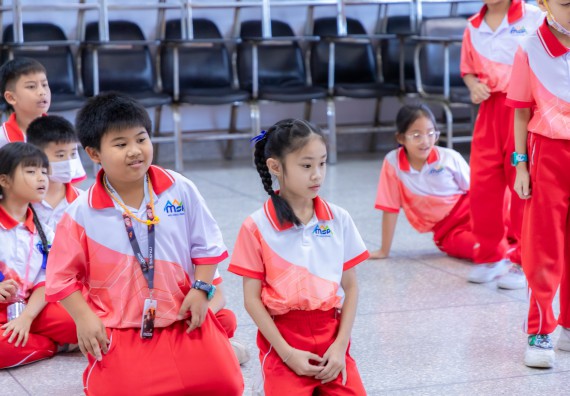 ภาพกิจกรรม  คณะวิทยาศาสตร์และเทคโนโลยี มหาวิทยาลัยราชภัฏกำแพงเพชร ร่วมกับโรงเรียนอนุบาลกำแพงเพชร จัดกิจกรรมสะเต็มศึกษา ตามโครงการฝึกทักษะเพื่อพัฒนาอุจฉริยะภาพวิทยาศาสตร์