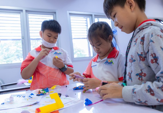 ภาพกิจกรรม  คณะวิทยาศาสตร์และเทคโนโลยี มหาวิทยาลัยราชภัฏกำแพงเพชร ร่วมกับโรงเรียนอนุบาลกำแพงเพชร จัดกิจกรรมสะเต็มศึกษา ตามโครงการฝึกทักษะเพื่อพัฒนาอุจฉริยะภาพวิทยาศาสตร์