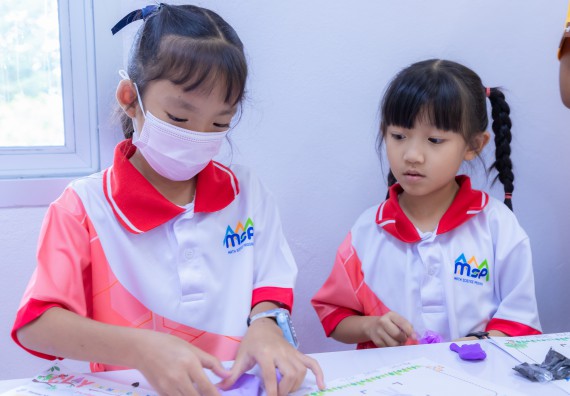 ภาพกิจกรรม  คณะวิทยาศาสตร์และเทคโนโลยี มหาวิทยาลัยราชภัฏกำแพงเพชร ร่วมกับโรงเรียนอนุบาลกำแพงเพชร จัดกิจกรรมสะเต็มศึกษา ตามโครงการฝึกทักษะเพื่อพัฒนาอุจฉริยะภาพวิทยาศาสตร์