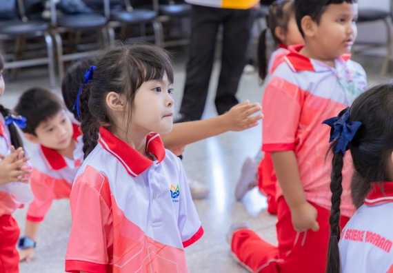 ภาพกิจกรรม  คณะวิทยาศาสตร์และเทคโนโลยี มหาวิทยาลัยราชภัฏกำแพงเพชร ร่วมกับโรงเรียนอนุบาลกำแพงเพชร จัดกิจกรรมสะเต็มศึกษา ตามโครงการฝึกทักษะเพื่อพัฒนาอุจฉริยะภาพวิทยาศาสตร์