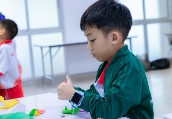 ภาพกิจกรรม  คณะวิทยาศาสตร์และเทคโนโลยี มหาวิทยาลัยราชภัฏกำแพงเพชร ร่วมกับโรงเรียนอนุบาลกำแพงเพชร จัดกิจกรรมสะเต็มศึกษา ตามโครงการฝึกทักษะเพื่อพัฒนาอุจฉริยะภาพวิทยาศาสตร์