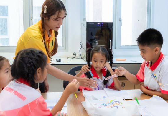 ภาพกิจกรรม  คณะวิทยาศาสตร์และเทคโนโลยี มหาวิทยาลัยราชภัฏกำแพงเพชร ร่วมกับโรงเรียนอนุบาลกำแพงเพชร จัดกิจกรรมสะเต็มศึกษา ตามโครงการฝึกทักษะเพื่อพัฒนาอุจฉริยะภาพวิทยาศาสตร์