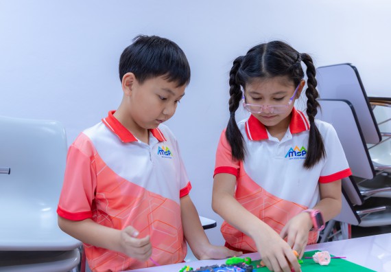 ภาพกิจกรรม  คณะวิทยาศาสตร์และเทคโนโลยี มหาวิทยาลัยราชภัฏกำแพงเพชร ร่วมกับโรงเรียนอนุบาลกำแพงเพชร จัดกิจกรรมสะเต็มศึกษา ตามโครงการฝึกทักษะเพื่อพัฒนาอุจฉริยะภาพวิทยาศาสตร์