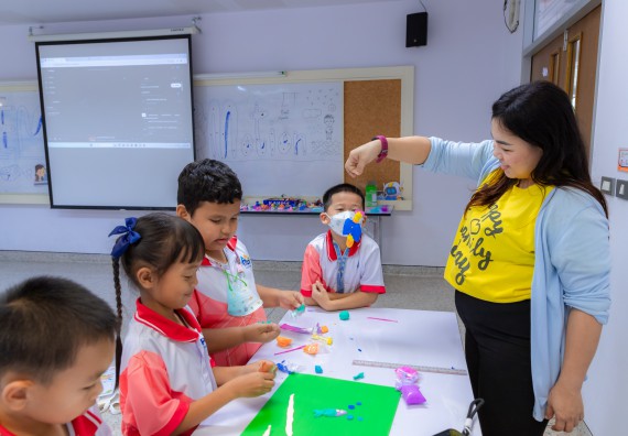 ภาพกิจกรรม  คณะวิทยาศาสตร์และเทคโนโลยี มหาวิทยาลัยราชภัฏกำแพงเพชร ร่วมกับโรงเรียนอนุบาลกำแพงเพชร จัดกิจกรรมสะเต็มศึกษา ตามโครงการฝึกทักษะเพื่อพัฒนาอุจฉริยะภาพวิทยาศาสตร์