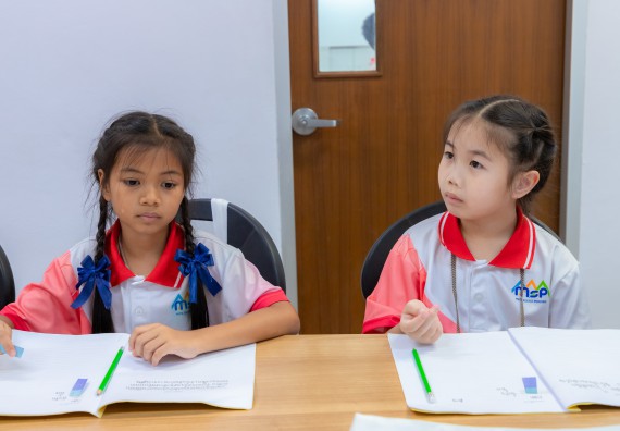 ภาพกิจกรรม  คณะวิทยาศาสตร์และเทคโนโลยี มหาวิทยาลัยราชภัฏกำแพงเพชร ร่วมกับโรงเรียนอนุบาลกำแพงเพชร จัดกิจกรรมสะเต็มศึกษา ตามโครงการฝึกทักษะเพื่อพัฒนาอุจฉริยะภาพวิทยาศาสตร์