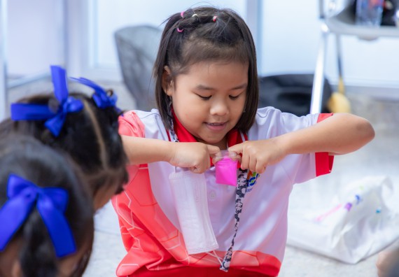 ภาพกิจกรรม  คณะวิทยาศาสตร์และเทคโนโลยี มหาวิทยาลัยราชภัฏกำแพงเพชร ร่วมกับโรงเรียนอนุบาลกำแพงเพชร จัดกิจกรรมสะเต็มศึกษา ตามโครงการฝึกทักษะเพื่อพัฒนาอุจฉริยะภาพวิทยาศาสตร์