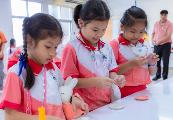 ภาพกิจกรรม  คณะวิทยาศาสตร์และเทคโนโลยี มหาวิทยาลัยราชภัฏกำแพงเพชร ร่วมกับโรงเรียนอนุบาลกำแพงเพชร จัดกิจกรรมสะเต็มศึกษา ตามโครงการฝึกทักษะเพื่อพัฒนาอุจฉริยะภาพวิทยาศาสตร์