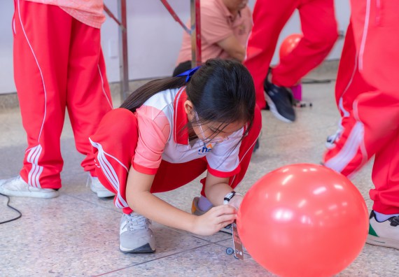 ภาพกิจกรรม  คณะวิทยาศาสตร์และเทคโนโลยี มหาวิทยาลัยราชภัฏกำแพงเพชร ร่วมกับโรงเรียนอนุบาลกำแพงเพชร จัดกิจกรรมสะเต็มศึกษา ตามโครงการฝึกทักษะเพื่อพัฒนาอุจฉริยะภาพวิทยาศาสตร์