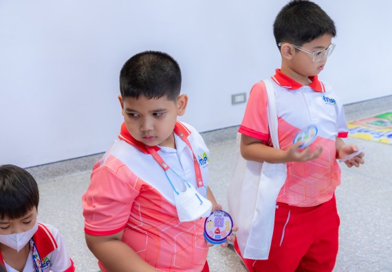 ภาพกิจกรรม  คณะวิทยาศาสตร์และเทคโนโลยี มหาวิทยาลัยราชภัฏกำแพงเพชร ร่วมกับโรงเรียนอนุบาลกำแพงเพชร จัดกิจกรรมสะเต็มศึกษา ตามโครงการฝึกทักษะเพื่อพัฒนาอุจฉริยะภาพวิทยาศาสตร์