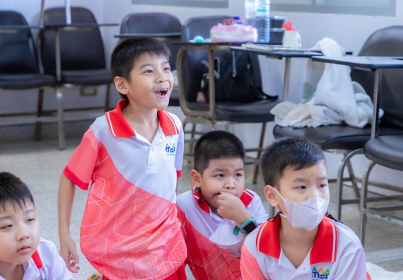 ภาพกิจกรรม  คณะวิทยาศาสตร์และเทคโนโลยี มหาวิทยาลัยราชภัฏกำแพงเพชร ร่วมกับโรงเรียนอนุบาลกำแพงเพชร จัดกิจกรรมสะเต็มศึกษา ตามโครงการฝึกทักษะเพื่อพัฒนาอุจฉริยะภาพวิทยาศาสตร์