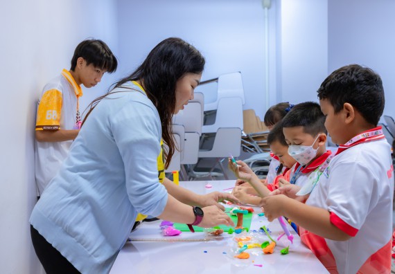 ภาพกิจกรรม  คณะวิทยาศาสตร์และเทคโนโลยี มหาวิทยาลัยราชภัฏกำแพงเพชร ร่วมกับโรงเรียนอนุบาลกำแพงเพชร จัดกิจกรรมสะเต็มศึกษา ตามโครงการฝึกทักษะเพื่อพัฒนาอุจฉริยะภาพวิทยาศาสตร์