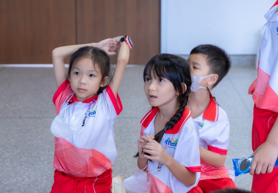 ภาพกิจกรรม  คณะวิทยาศาสตร์และเทคโนโลยี มหาวิทยาลัยราชภัฏกำแพงเพชร ร่วมกับโรงเรียนอนุบาลกำแพงเพชร จัดกิจกรรมสะเต็มศึกษา ตามโครงการฝึกทักษะเพื่อพัฒนาอุจฉริยะภาพวิทยาศาสตร์