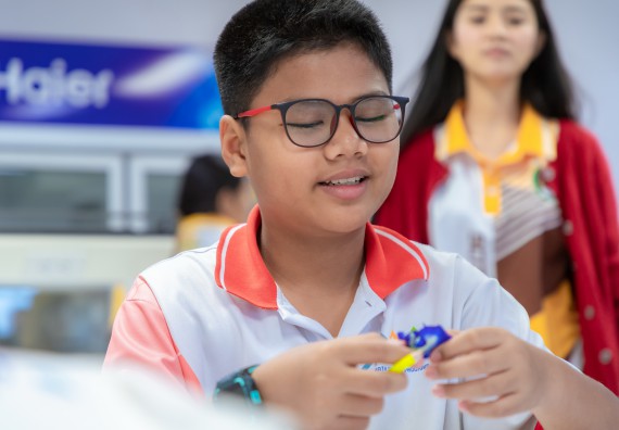 ภาพกิจกรรม คณะวิทยาศาสตร์และเทคโนโลยี มหาวิทยาลัยราชภัฏกำแพงเพชร ร่วมกับโรงเรียนอนุบาลกำแพงเพชร จัดกิจกรรมสะเต็มศึกษา ตามโครงการฝึกทักษะเพื่อพัฒนาอุจฉริยะภาพวิทยาศาสตร์