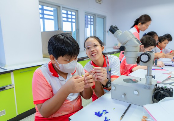 ภาพกิจกรรม คณะวิทยาศาสตร์และเทคโนโลยี มหาวิทยาลัยราชภัฏกำแพงเพชร ร่วมกับโรงเรียนอนุบาลกำแพงเพชร จัดกิจกรรมสะเต็มศึกษา ตามโครงการฝึกทักษะเพื่อพัฒนาอุจฉริยะภาพวิทยาศาสตร์